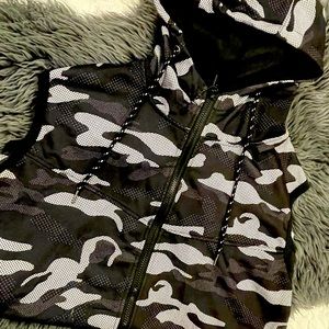 Show off those arms✨ mens workout fashion vest.